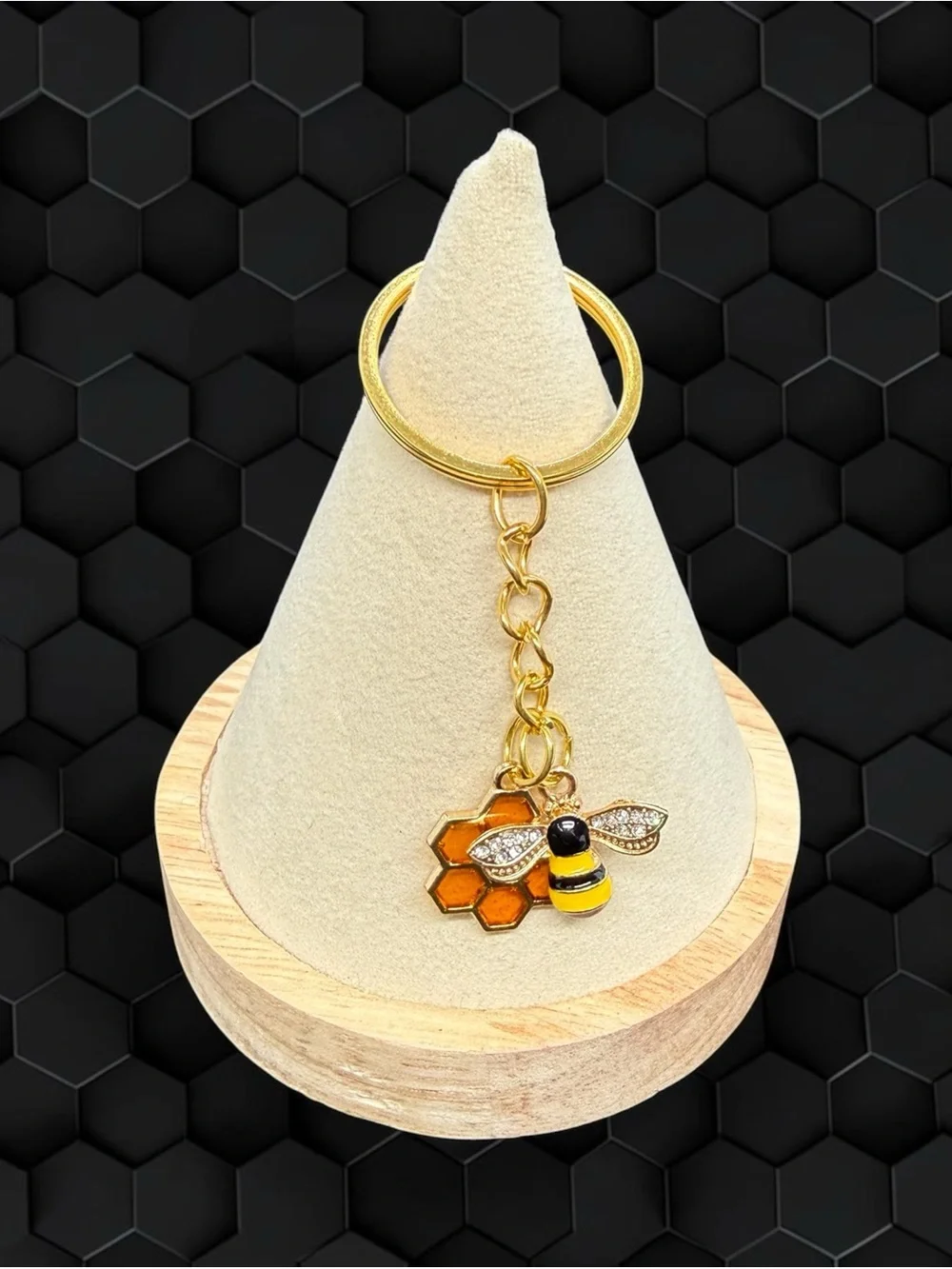 🏷️‼️5/$25🏷️‼️🐝Gold-Tone Bee Charm Keychain with Yellow Enamel Honeycomb/NWOT🐝